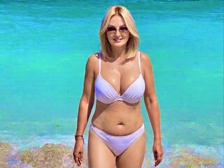 AnneNicolle real pics amateur